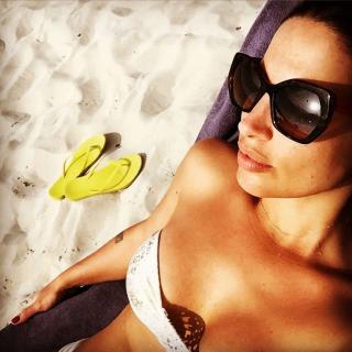 Laura Ramos in Bikini [750x750] [114.89 kb]