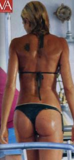 Maddalena Corvaglia en Bikini [265x568] [20.5 kb]