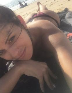 Lola Ortiz na Bikini [700x900] [97.6 kb]