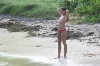 Rebecca Gayheart in Topless [700x468] [66.04 kb]