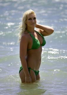 Brooke Hogan in Bikini [1200x1688] [384.72 kb]