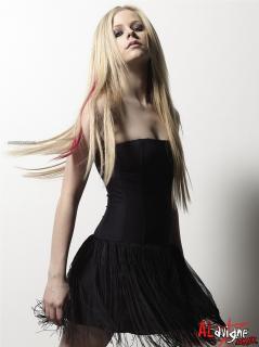 Avril Lavigne [1000x1335] [148.13 kb]