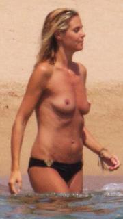 Heidi Klum in Topless [830x1475] [107.88 kb]