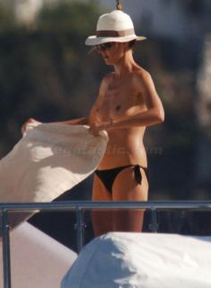 Heidi Klum in Topless [1172x1590] [108.56 kb]