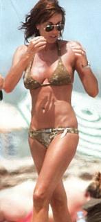 Cristina Parodi dans Bikini [437x945] [68.86 kb]