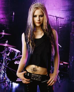 Avril Lavigne [2427x3000] [762.78 kb]
