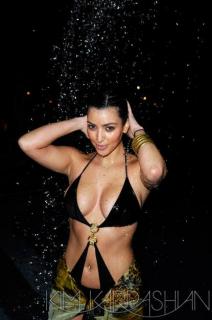 Kim Kardashian [415x625] [34.71 kb]