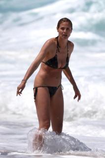 Heidi Klum na Bikini [1333x2000] [175.83 kb]
