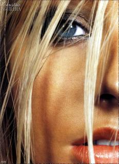 Christina Aguilera [872x1200] [188.8 kb]