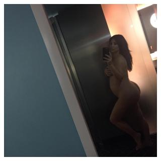 Kim Kardashian [1080x1080] [82.01 kb]