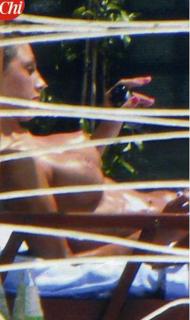 Anna Tatangelo in Topless [960x1612] [187 kb]