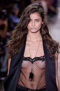 Taylor Hill Nue [683x1024] [195.17 kb]