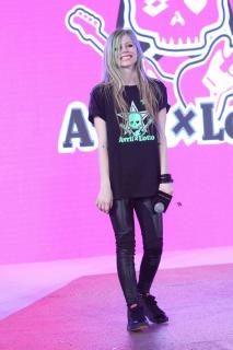 Avril Lavigne [802x1200] [107.39 kb]