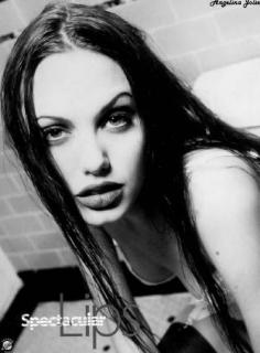 Angelina Jolie [396x536] [28.86 kb]