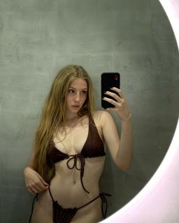 Denisse Peña in Bikini [1080x1350] [172.9 kb]