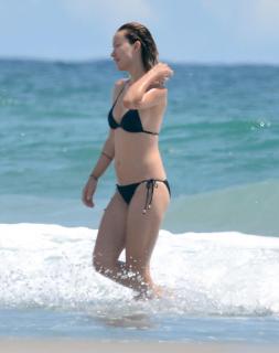 Olivia Wilde na Bikini [800x1011] [54.97 kb]