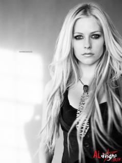 Avril Lavigne [1000x1338] [256.26 kb]