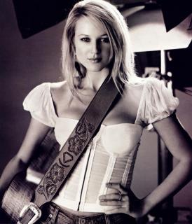 Jewel Kilcher [710x828] [85.94 kb]