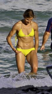 Cameron Diaz in Bikini [667x1200] [127.76 kb]