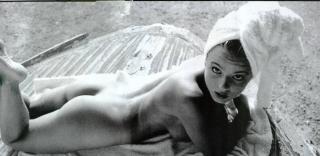 Geri Halliwell Nude [1041x510] [74.08 kb]