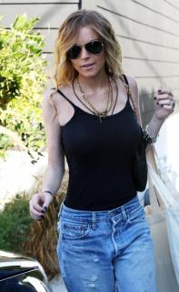 Lindsay Lohan [1200x1944] [244.88 kb]