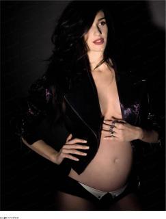 Paz Vega in Elle Pregnant [1228x1617] [107.11 kb]