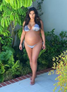 Kim Kardashian [800x1104] [129.21 kb]