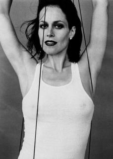 Sigourney Weaver [857x1200] [131.67 kb]