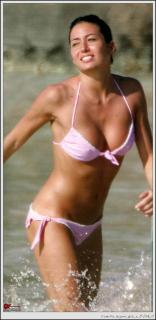 Elisabetta Gregoraci dans Bikini [1306x2663] [265.58 kb]