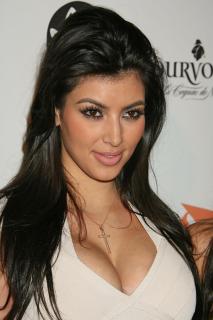 Kim Kardashian [2000x3000] [604.72 kb]