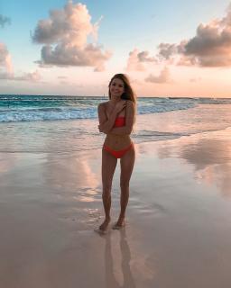 Pamela Reif in Bikini [1080x1350] [287.67 kb]
