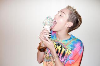 Miley Cyrus [1280x855] [115.76 kb]