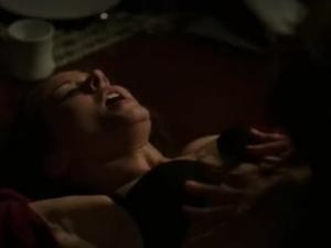 Video Amy Acker & Sarah Shahi - Sexy Lesbian Scene