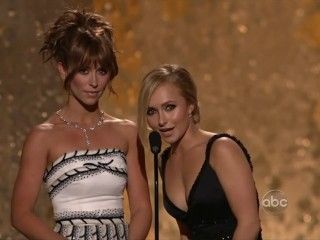 Video Jennifer Love Hewitt, Hayden Panettiere - Emmy Awards 2008