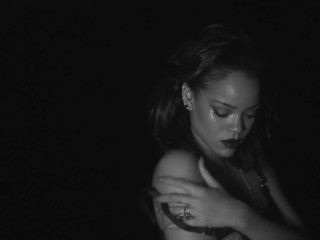 Video Rihanna Music Vid Nudity