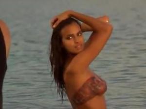 Video Irina Shayk Bodypaint - Si Swimsuit 2009