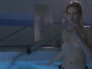 Video Charlize Theron Nude - Reindeer Game (2000)