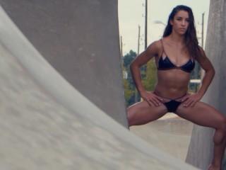 Video Aly Raisman Uncovered, Si Swimsuit 2017